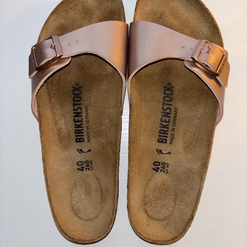 Birkenstock Women's Sandals - Metallic Rose Gold